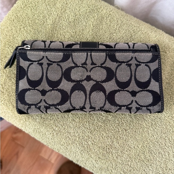 Coach Signature Hamilton Trifold Wallet Canvas & Leather - Picture 2 of 4